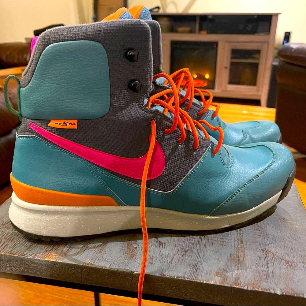 Nike Boots